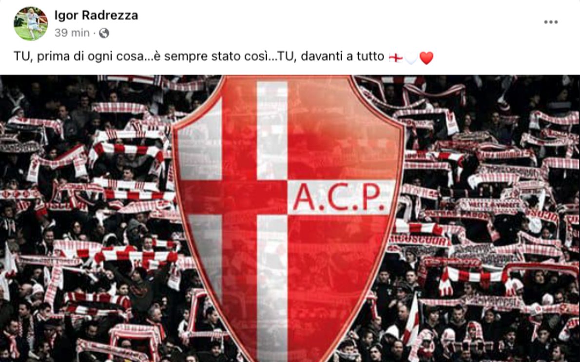 Radrezza Pubblica La Foto Con Lo Scudo Crociato Del Padova Sui Social