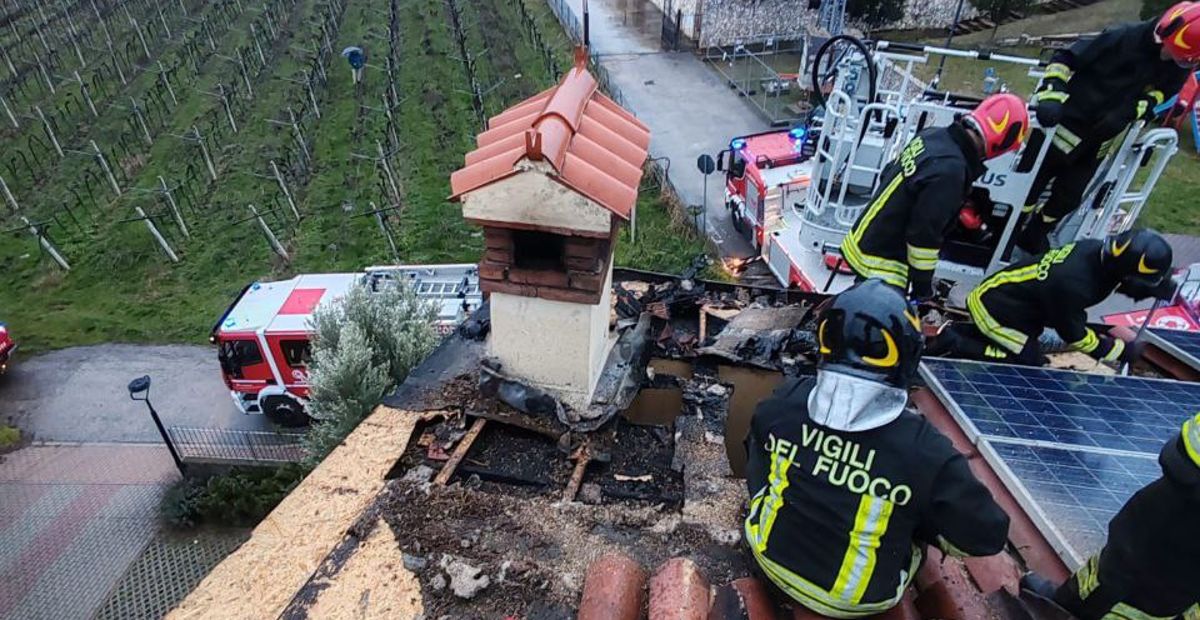 Paura A Colognola Per Incendio In Una Villetta Tgverona Telenuovo