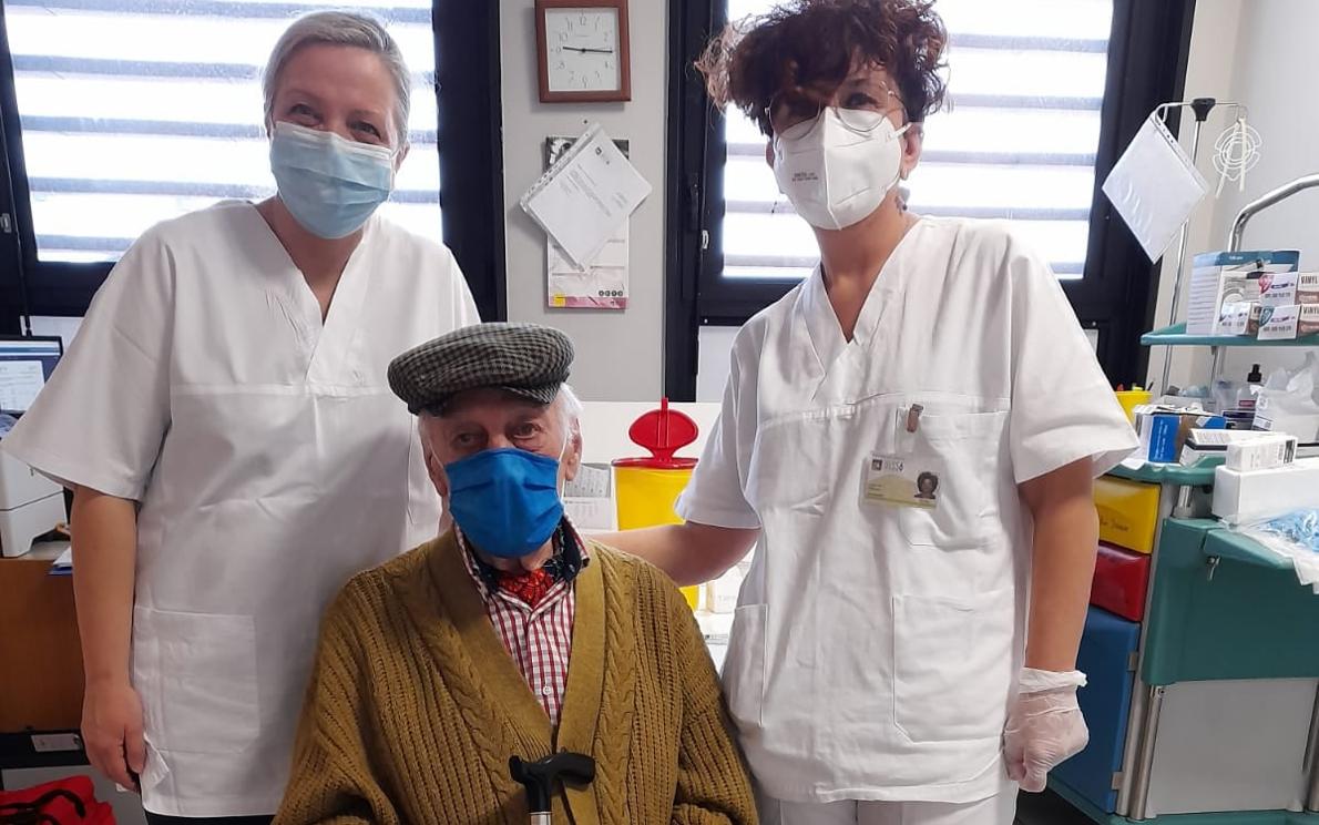Ferdinando, vaccino anti-covid a 102 anni