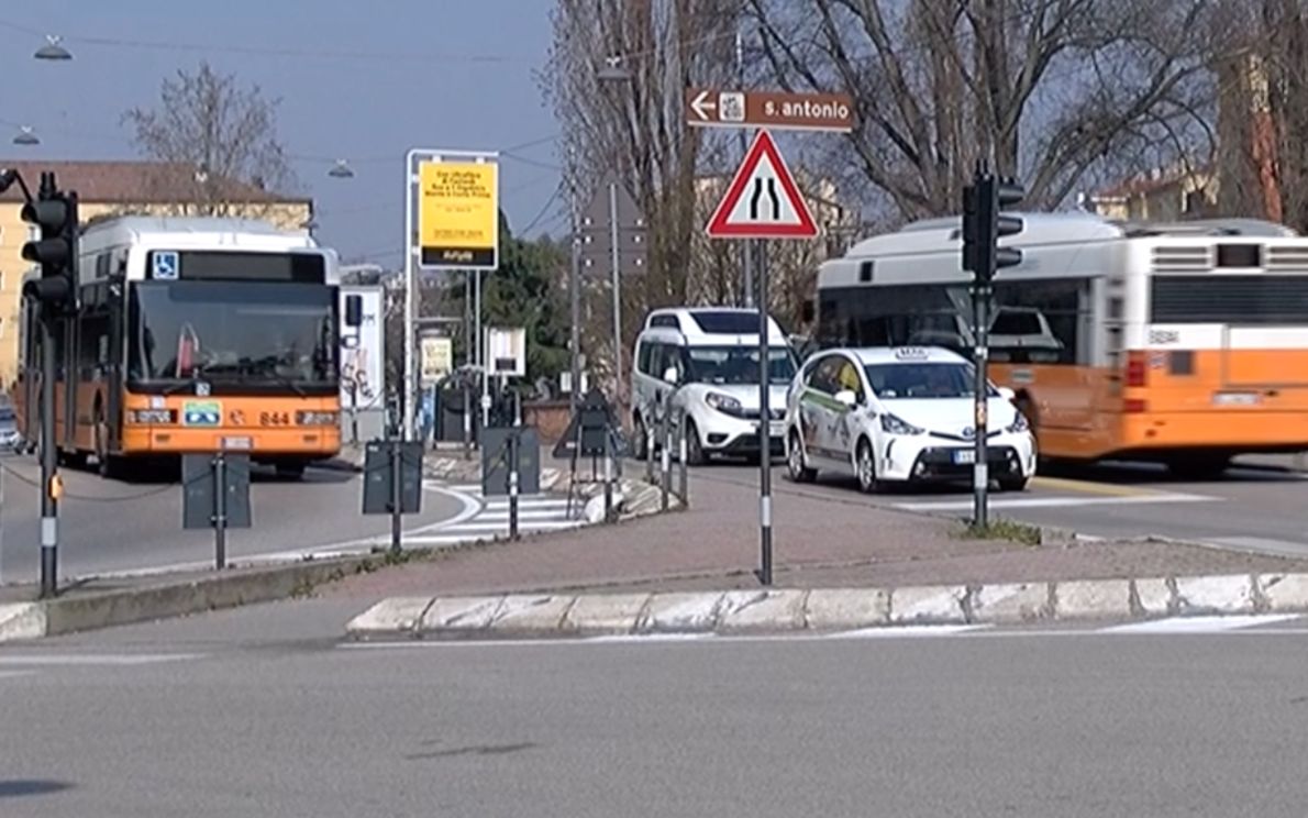 Trasporto Pubblico, Pochi Autisti. Ipotesi Taglio Corse Nel Weekend Per ...