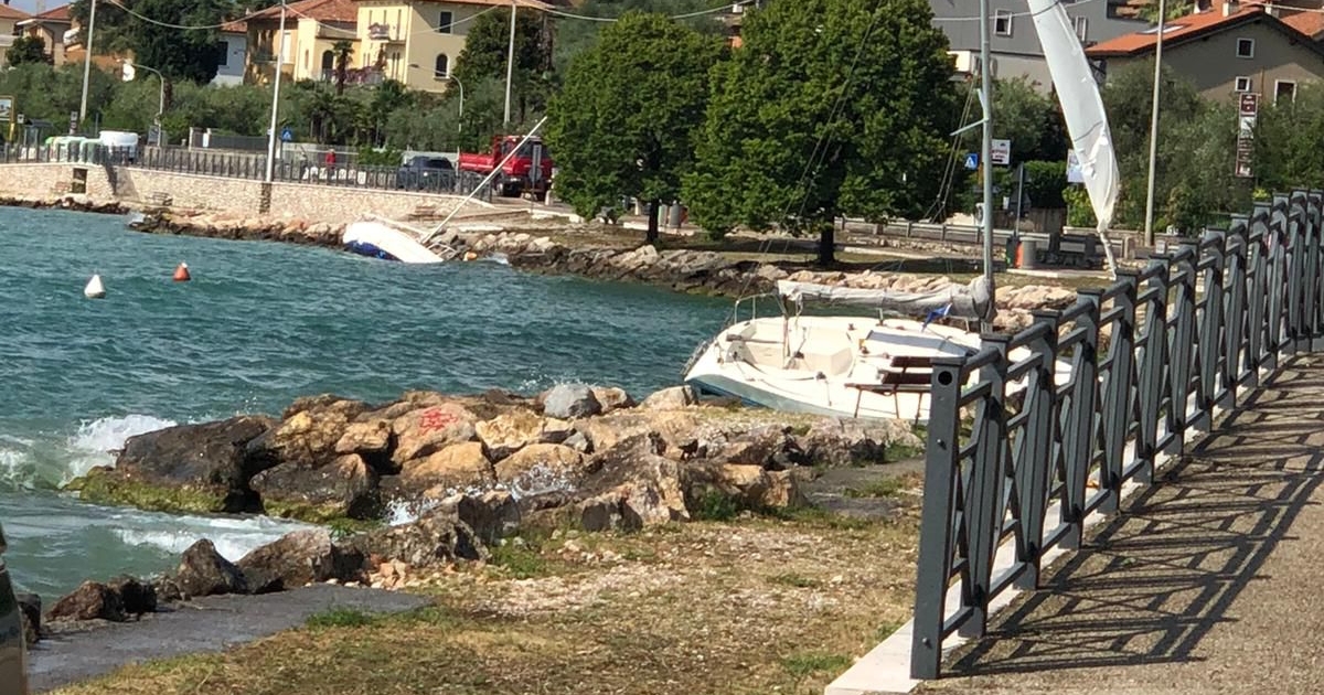 Il lungo lago a Torri