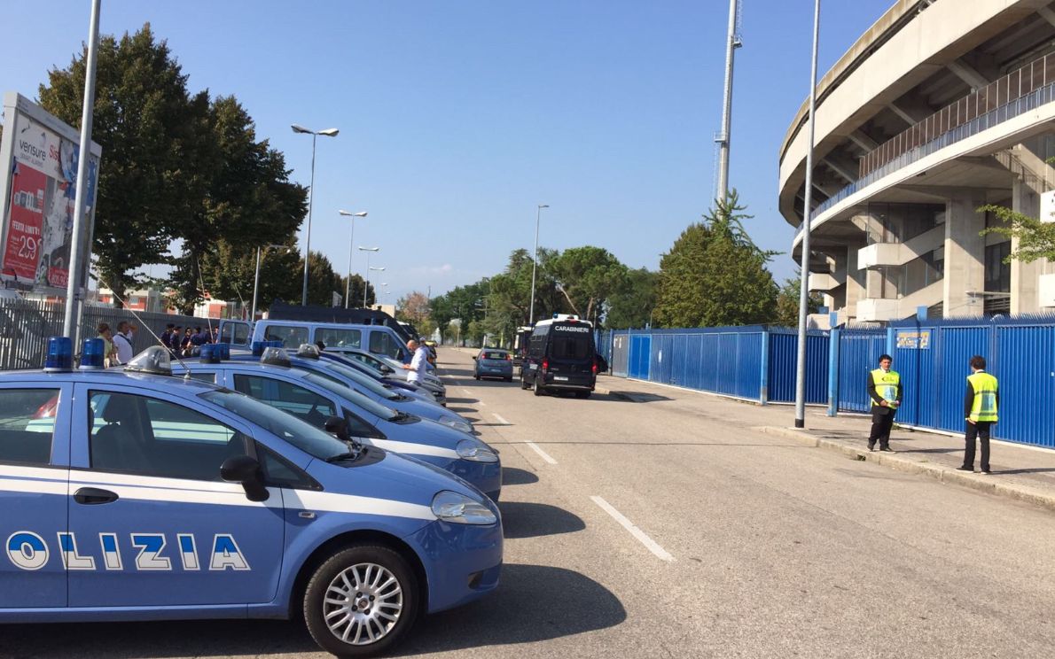 Polizia al Bentegodi