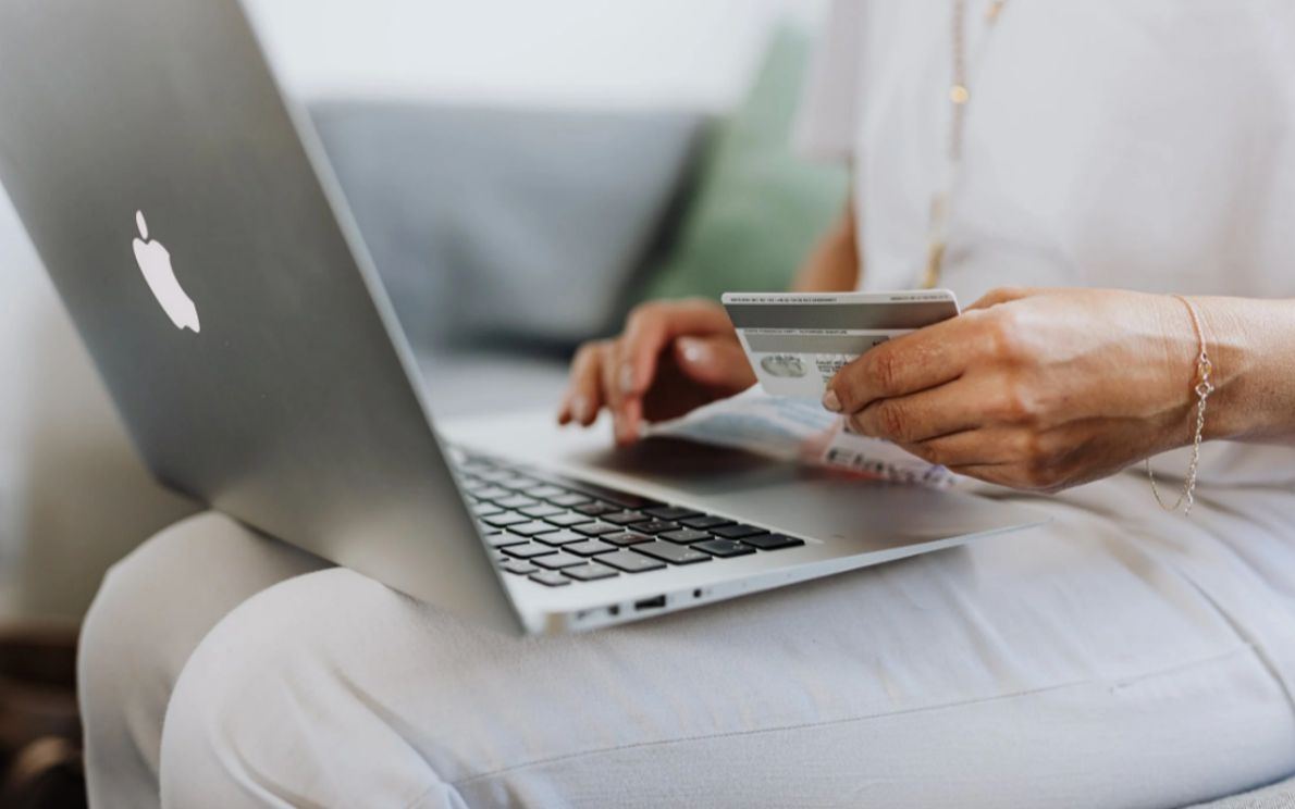 acquisti online avventati (foto Pexels)