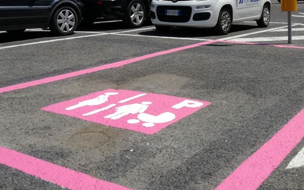 Parcheggi Rosa E Pass Il Comune Di Cittadella Dalla Parte Delle Mamme 