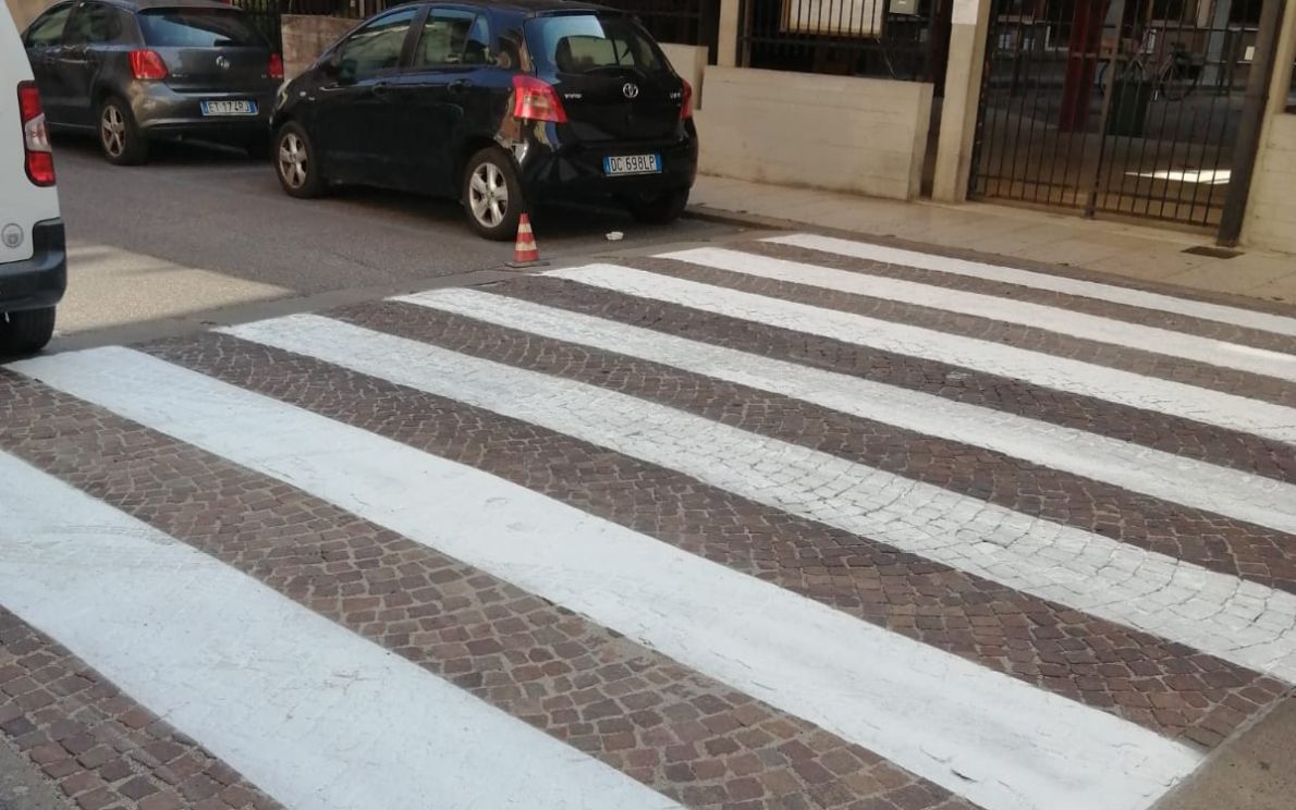 Strisce pedonali in via Sant&#8217;Eufemia