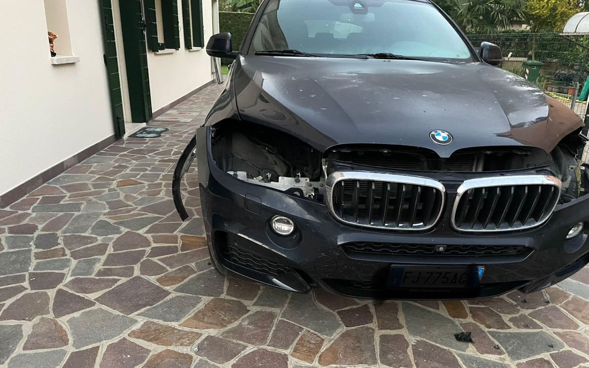 Auto smontata di Sabrina Fortin