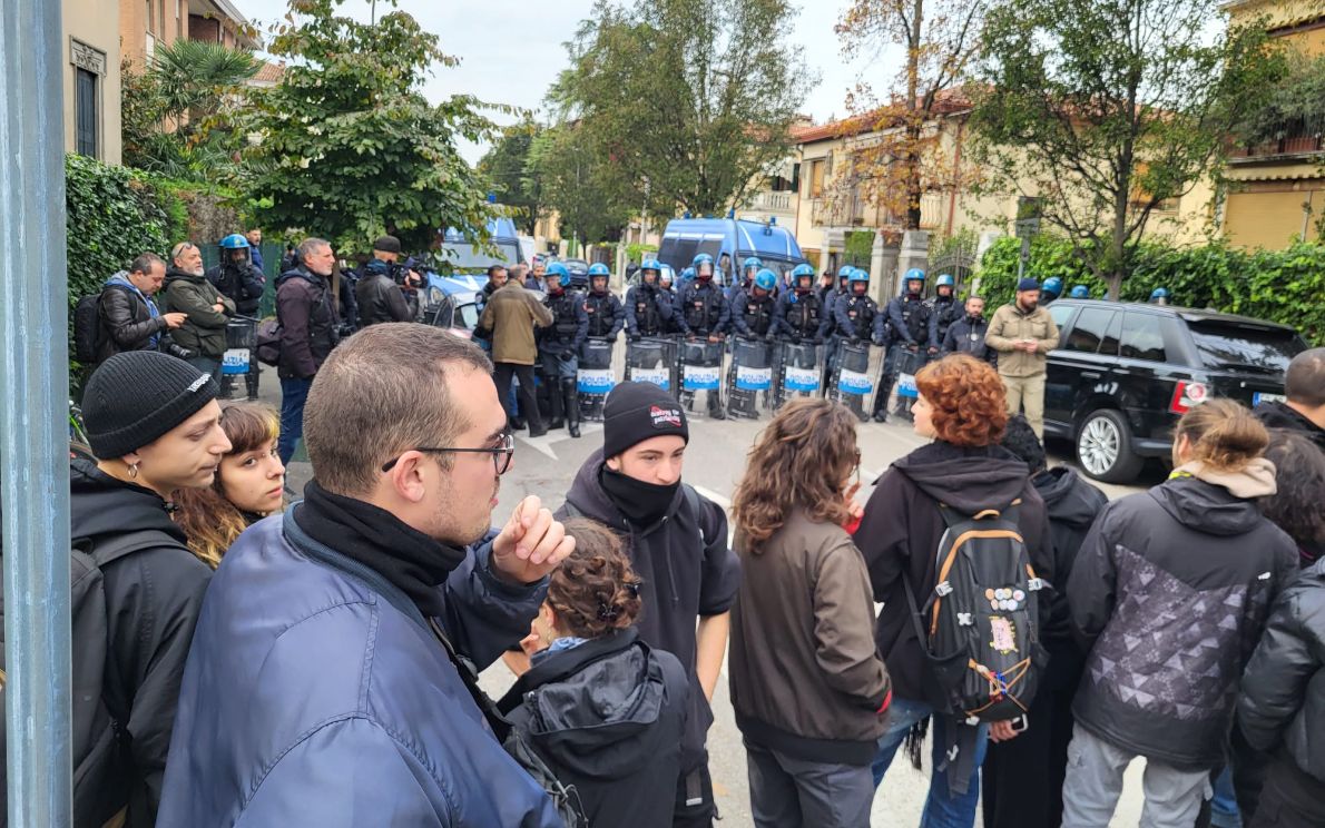 Sgombero della Polizia in zona Palestro