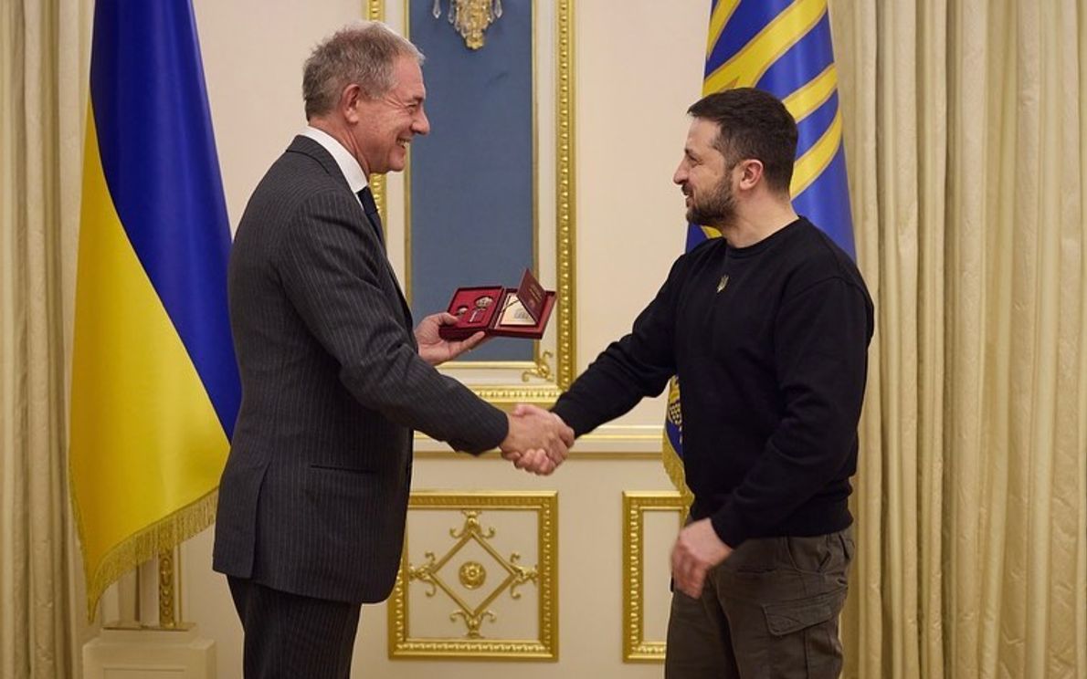 Il ministro Urso con il presidente Zelensky