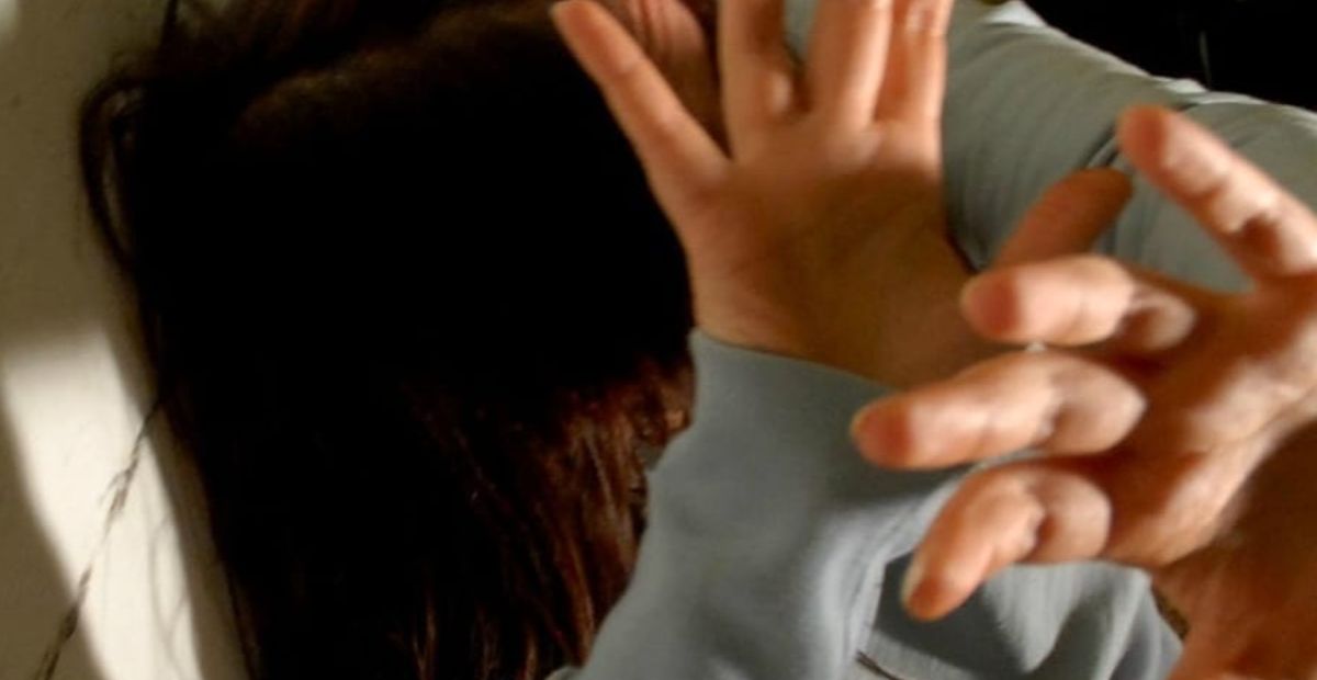 Donna vittima violenza