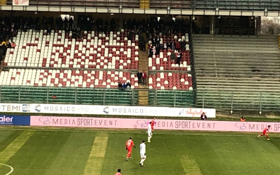 Tribuna vuota