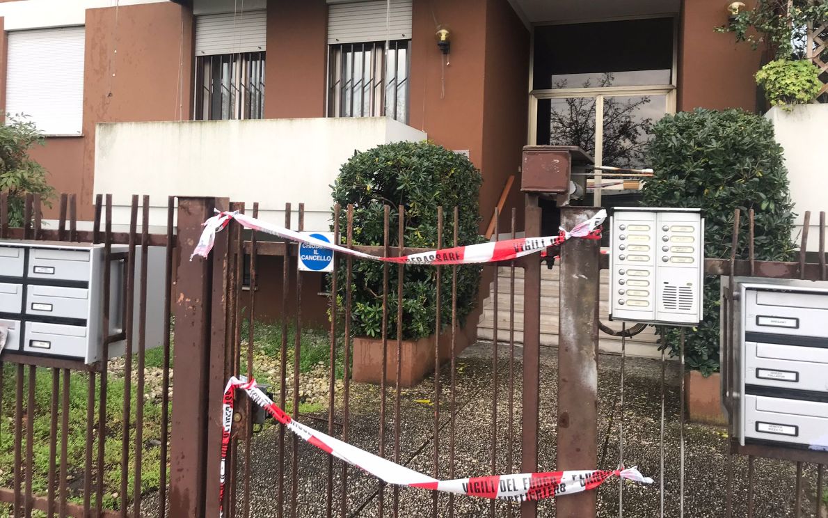 Terreno crollato in un condominio