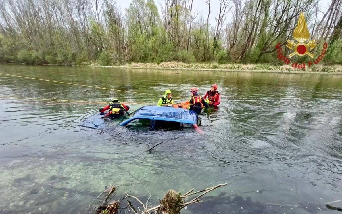 Esercitazione vigili del fuoco fiume Brenta