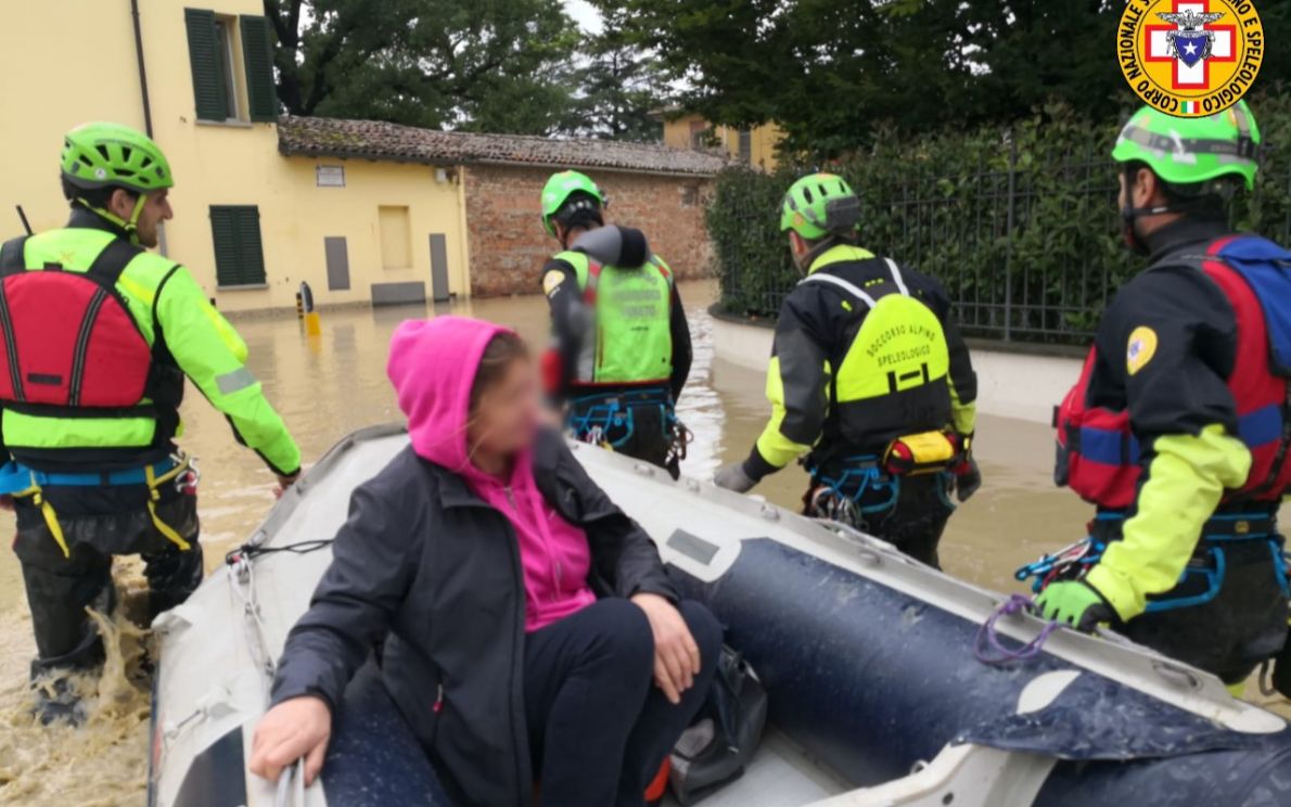 Soccorso Alpino E Speleologico Del Veneto E Pompieri Veronesi In Aiuto ...