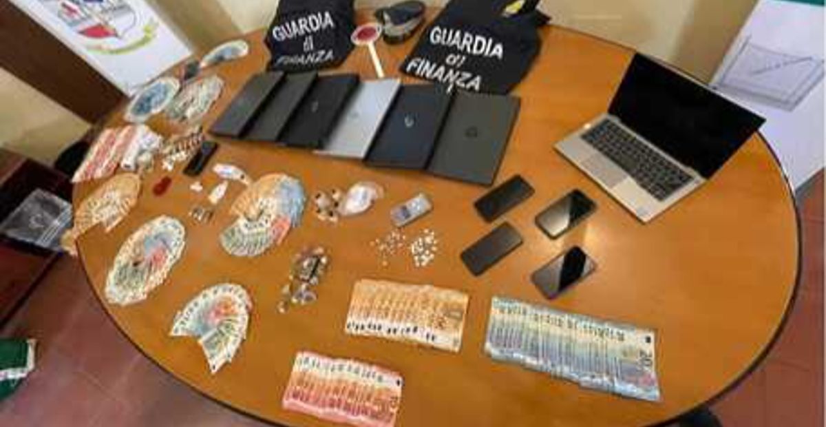 Cinque Arresti In Un Blitz Antidroga Nel Vicentino: Sequestrate 600 ...