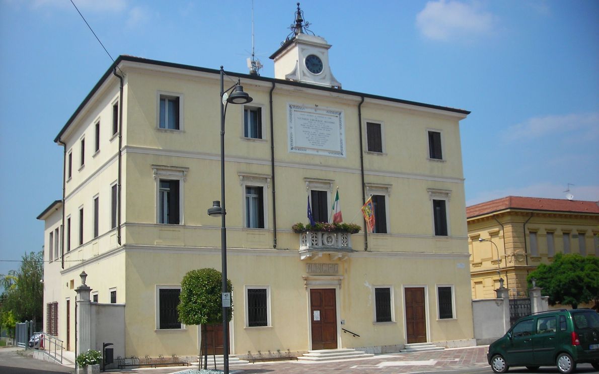 Il municipio di Villa Bartolomea