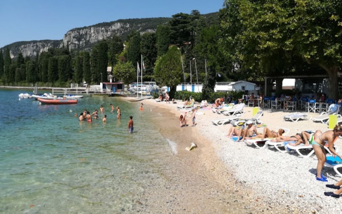 Una spiaggia a Garda