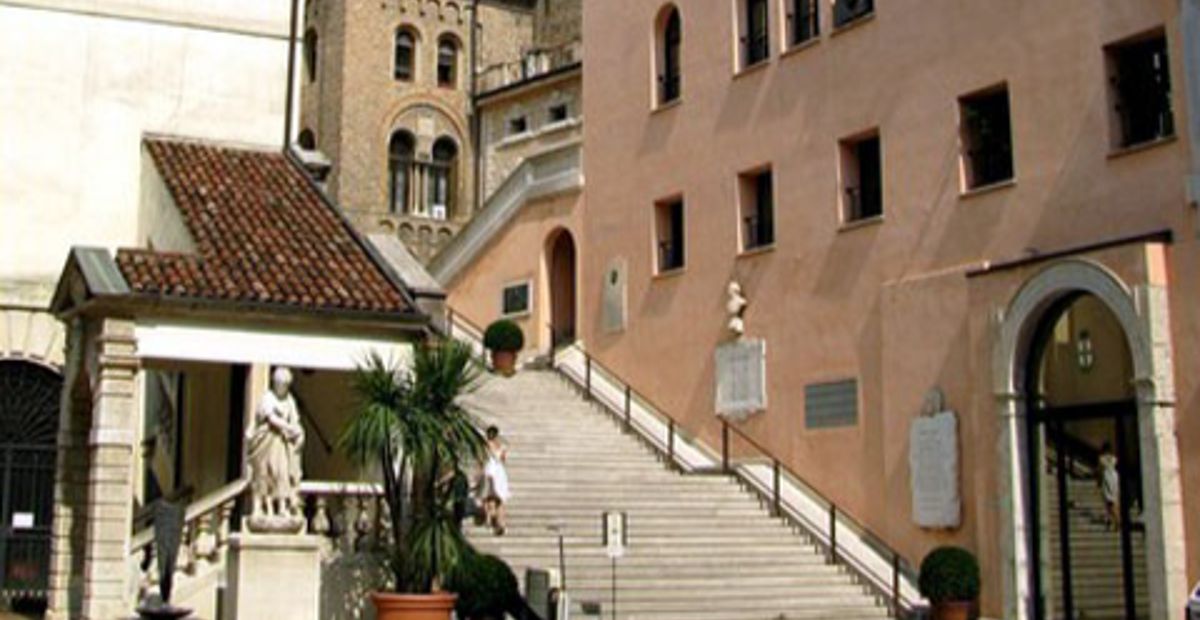 Cortile di Palazzo Moroni