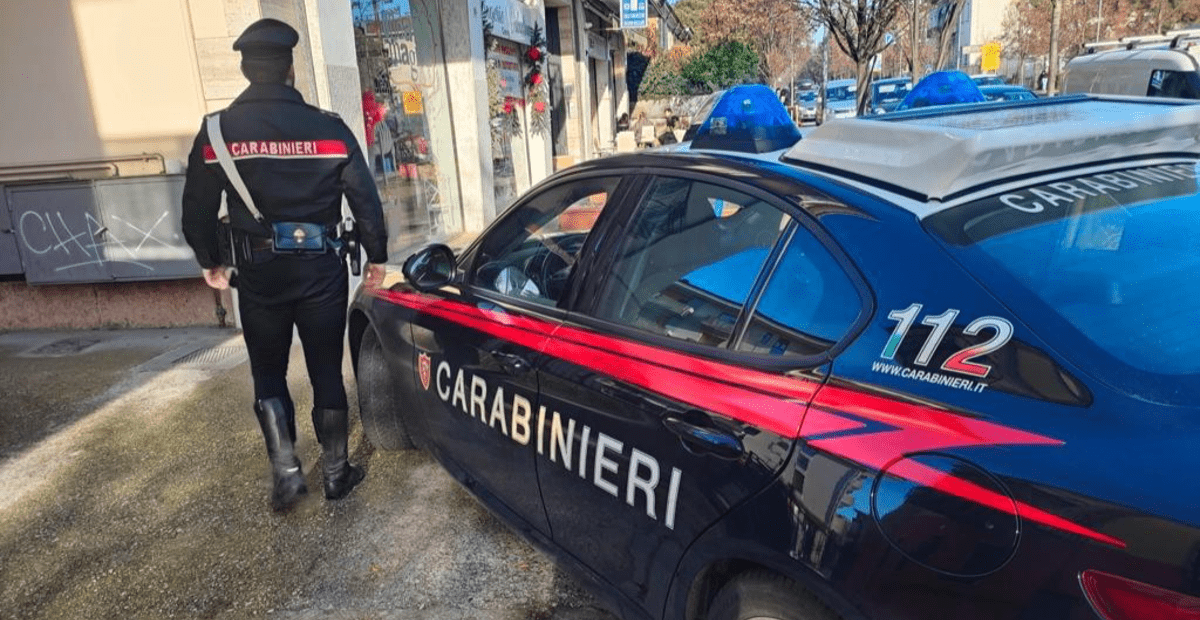 Carabinieri Arrestano Due Ricercati: 44enne E 29enne Ora In Carcere A ...