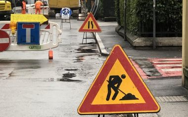 Lavori, cantieri, giunti, dossi
