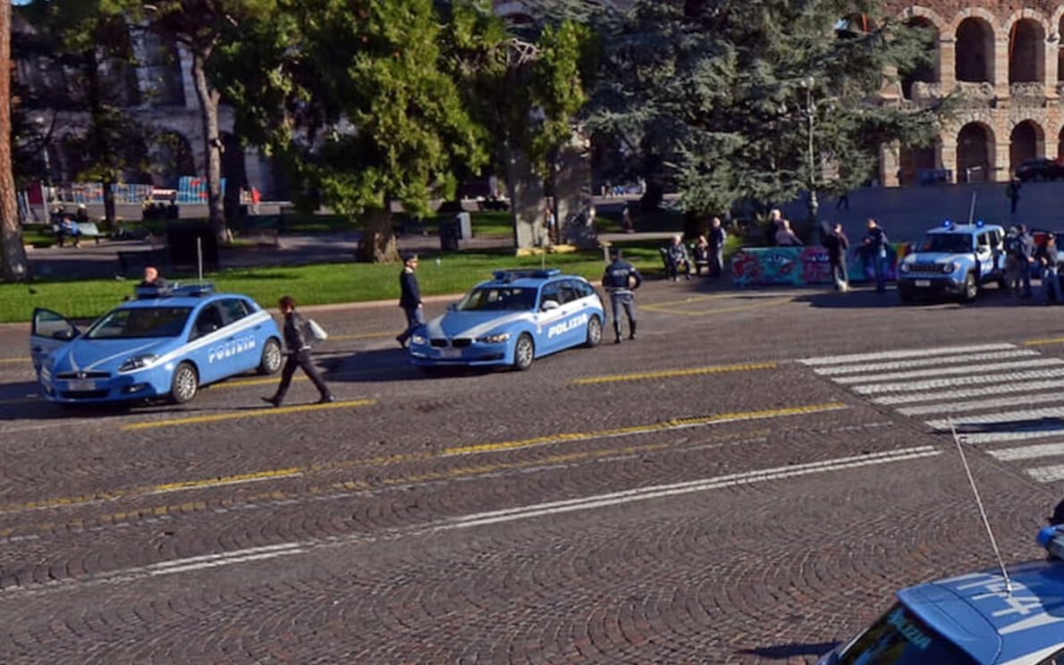 Polizia in piazza Bra
