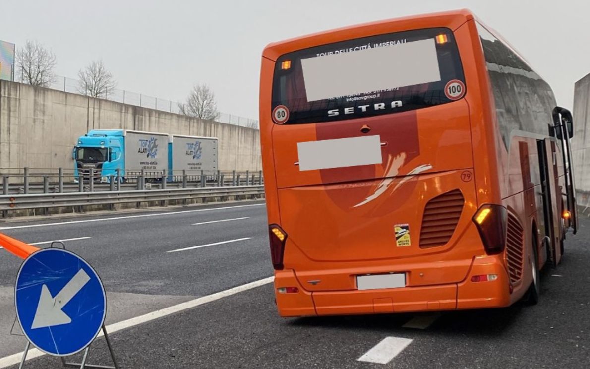 Tragedia sfiorata a Mestre: bus perde le ruote sul Passante, salvi 50 ...