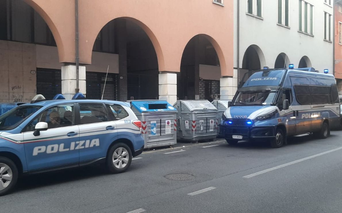 Perquisizioni Digos Centro Sociale Levante