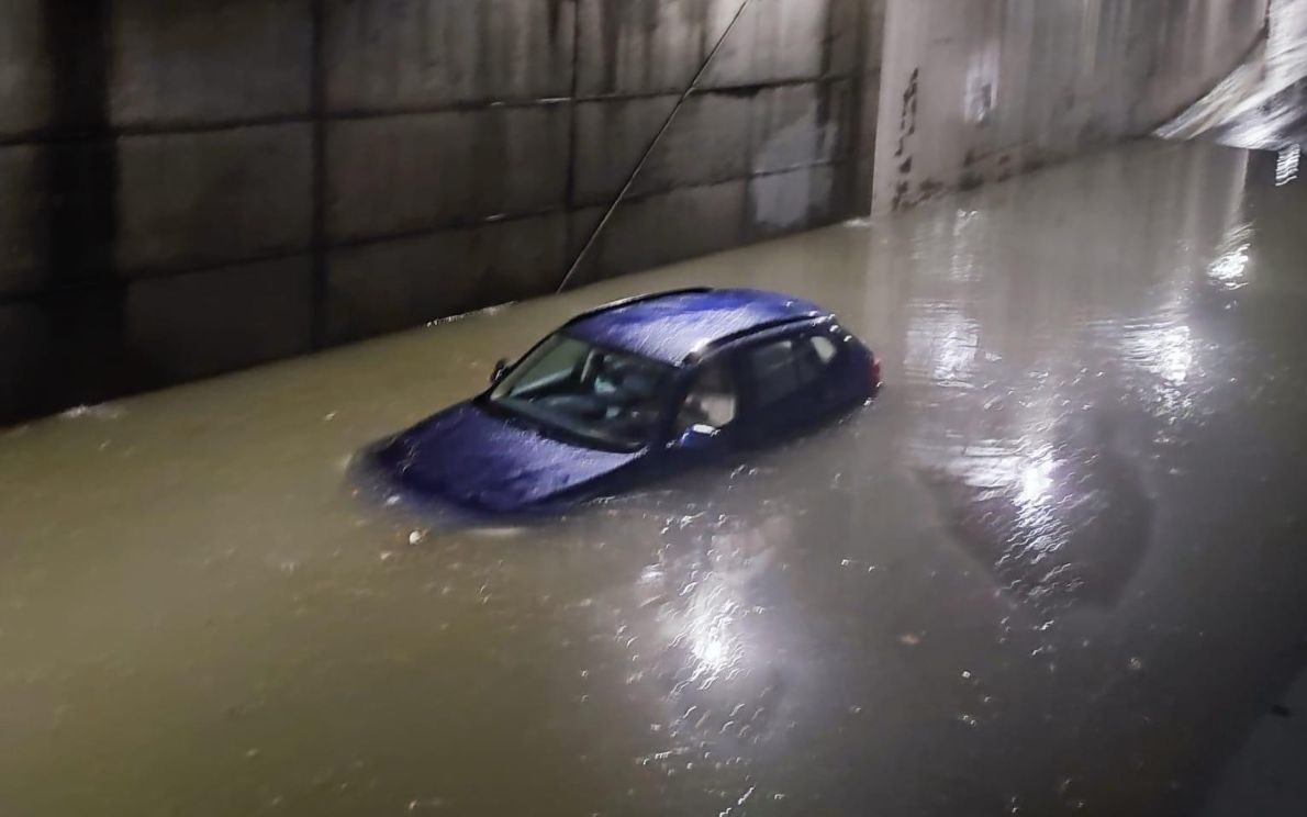 Auto bloccata sottopassò Vigodarzere