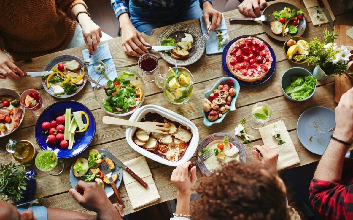 Cibo, mangiare insieme