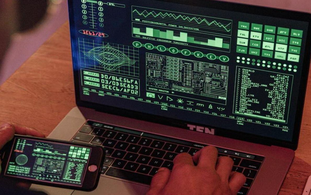 hacker in azione