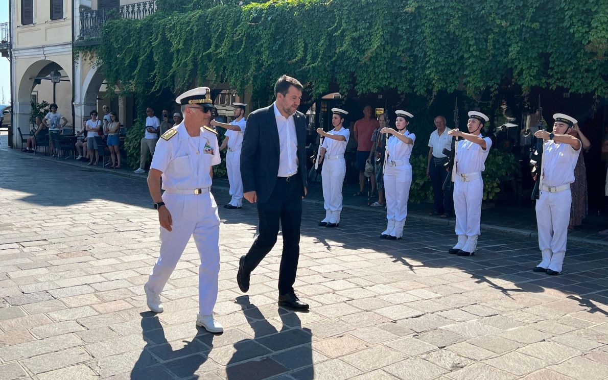 Salvini alla festa della Guardia Costiera