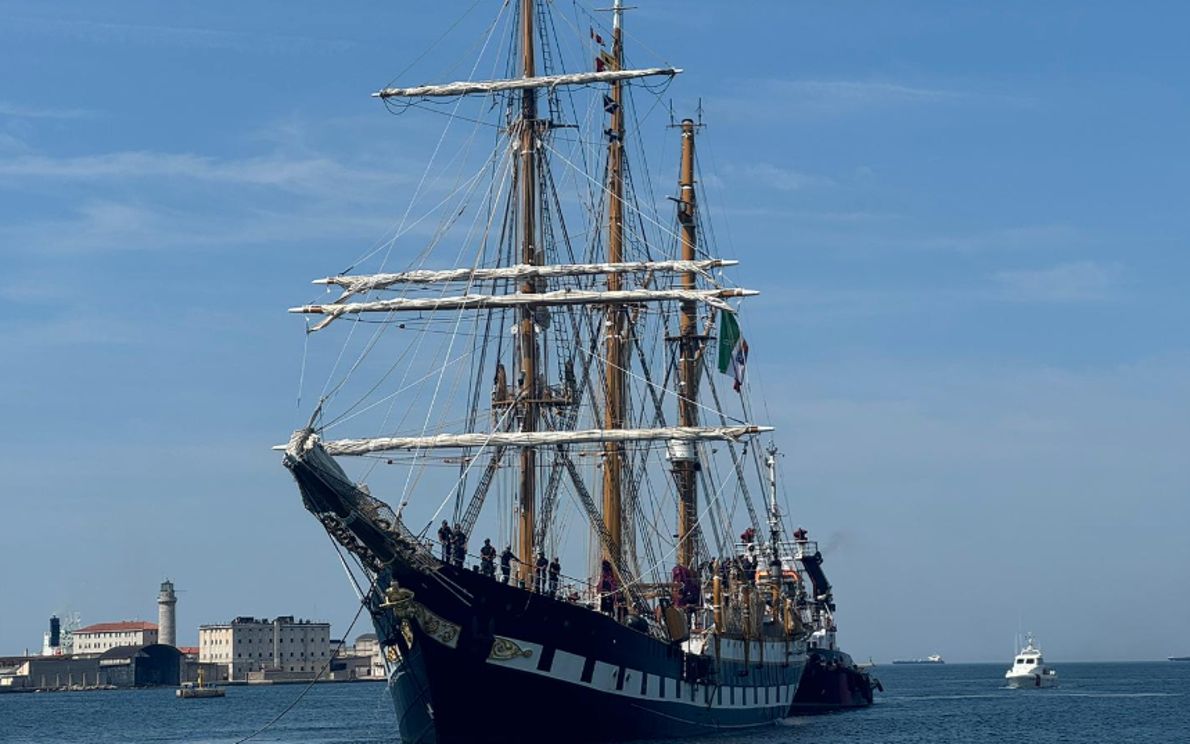 Nave Palinuro