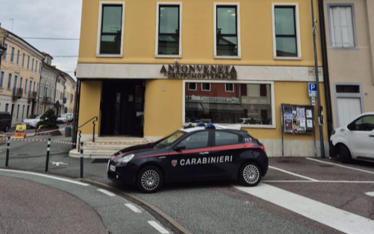 Il bancomat fatto esplodere