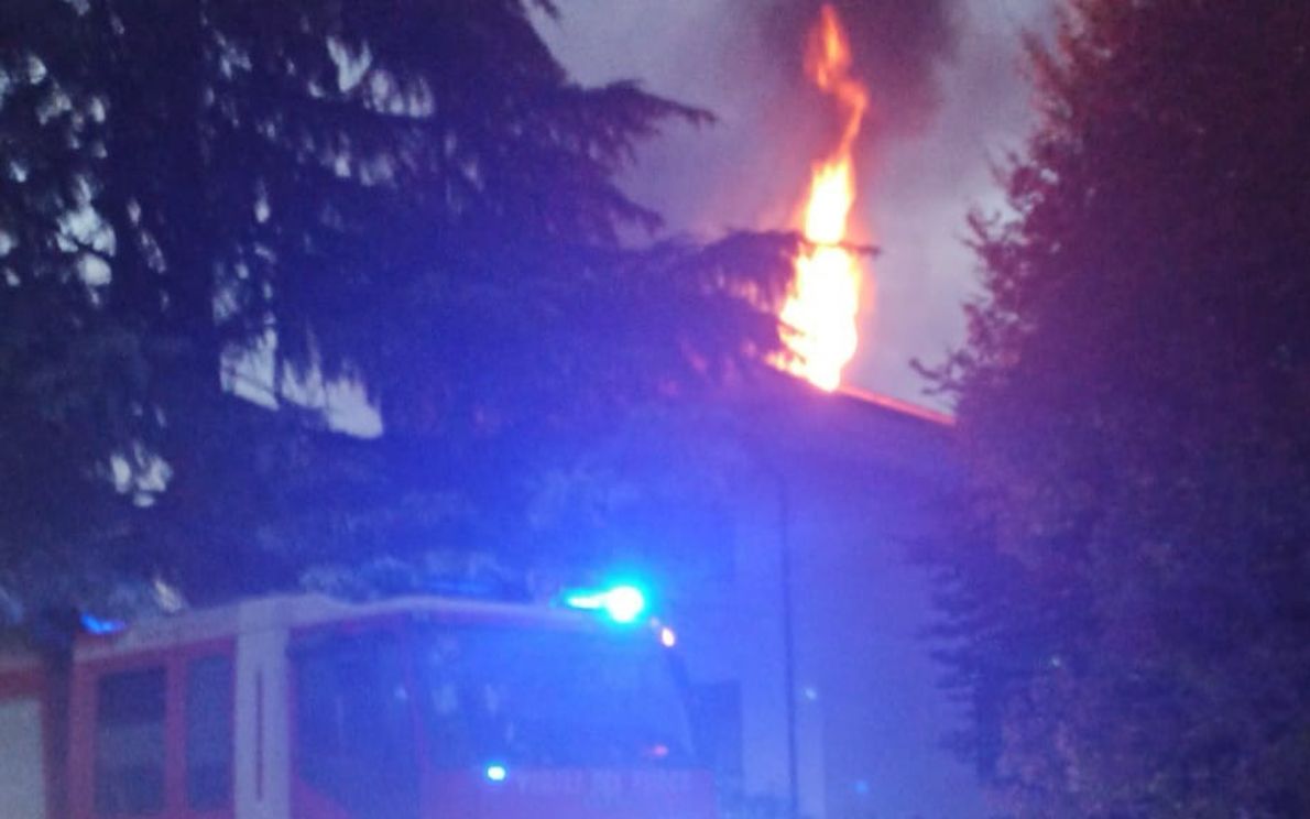 Vigodarzere, incendio di una mansarda