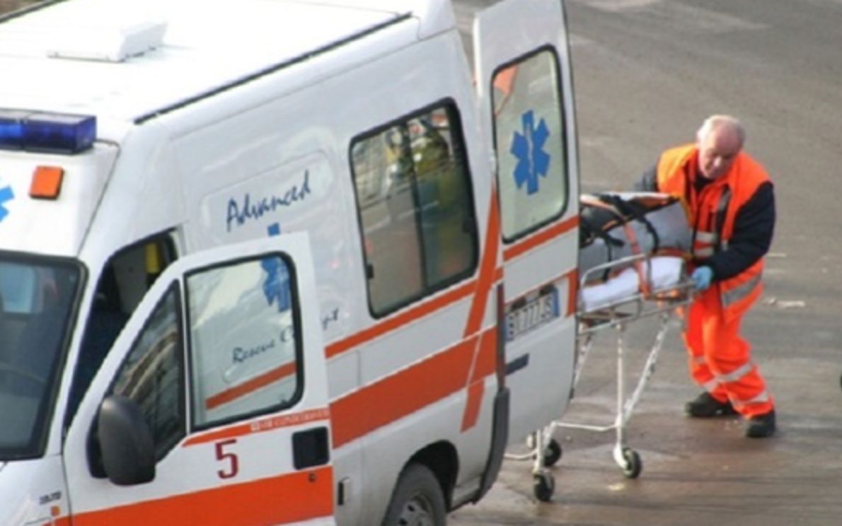 Bambino di 8 anni investito da un auto