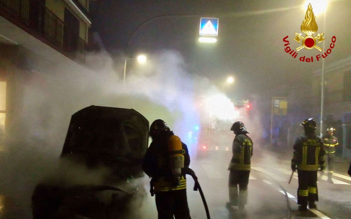 Auto in fiamme ad Albignasego