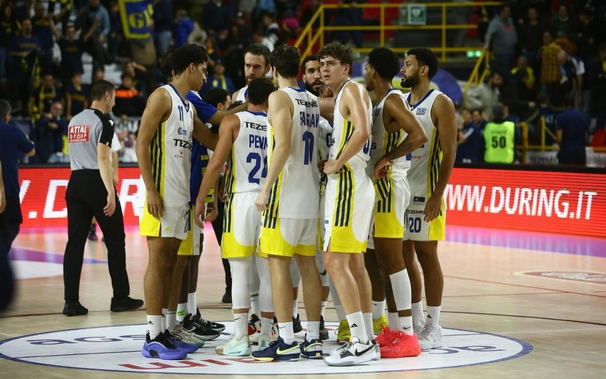 Tezenis in gruppo