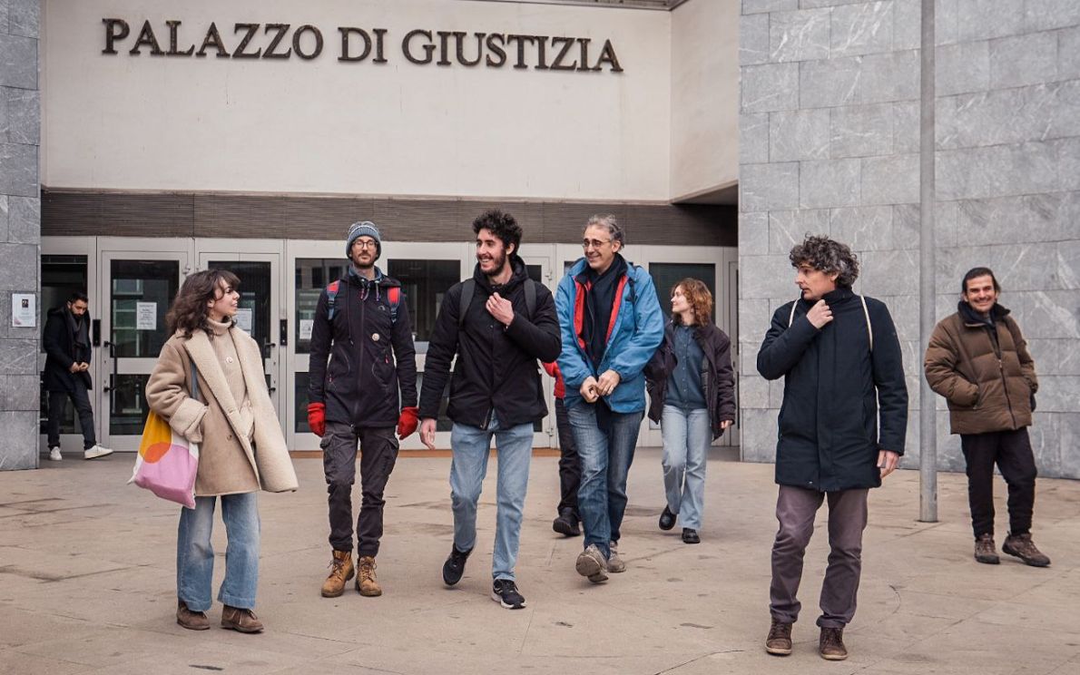 Ultima Generazione fuori dal Tribunale di Padova