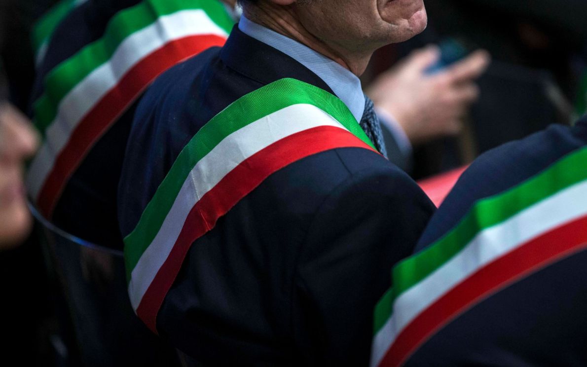 Sindaci e fascia tricolore