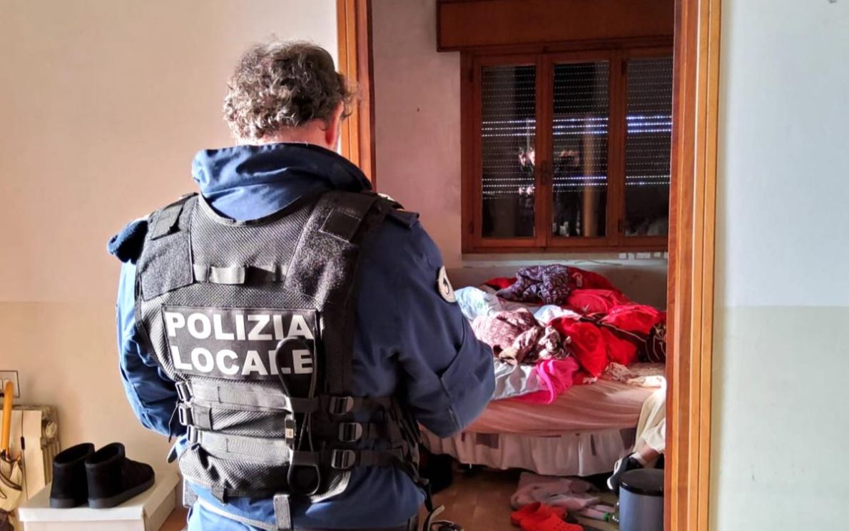 Polizia dormitorio cinese