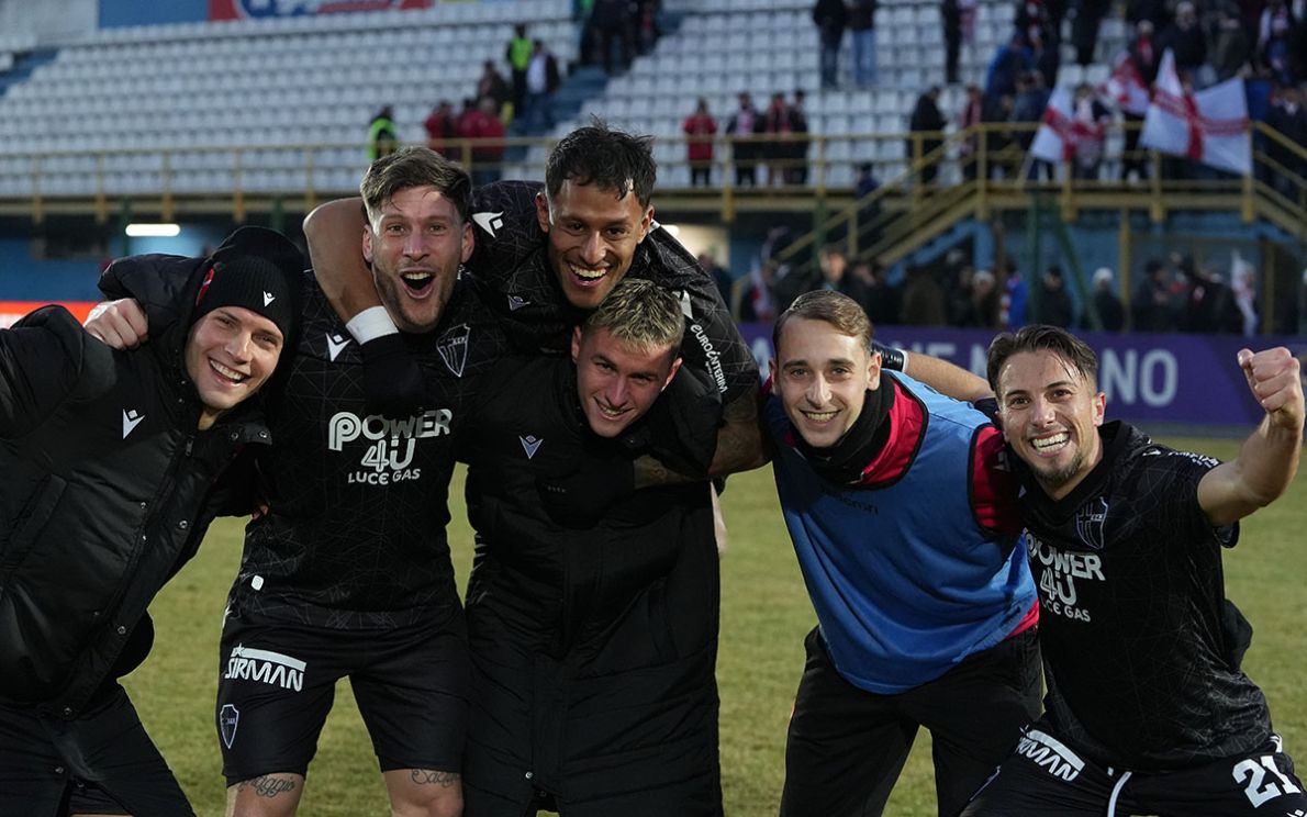 Il Padova festeggia a Sesto (foto boggian)