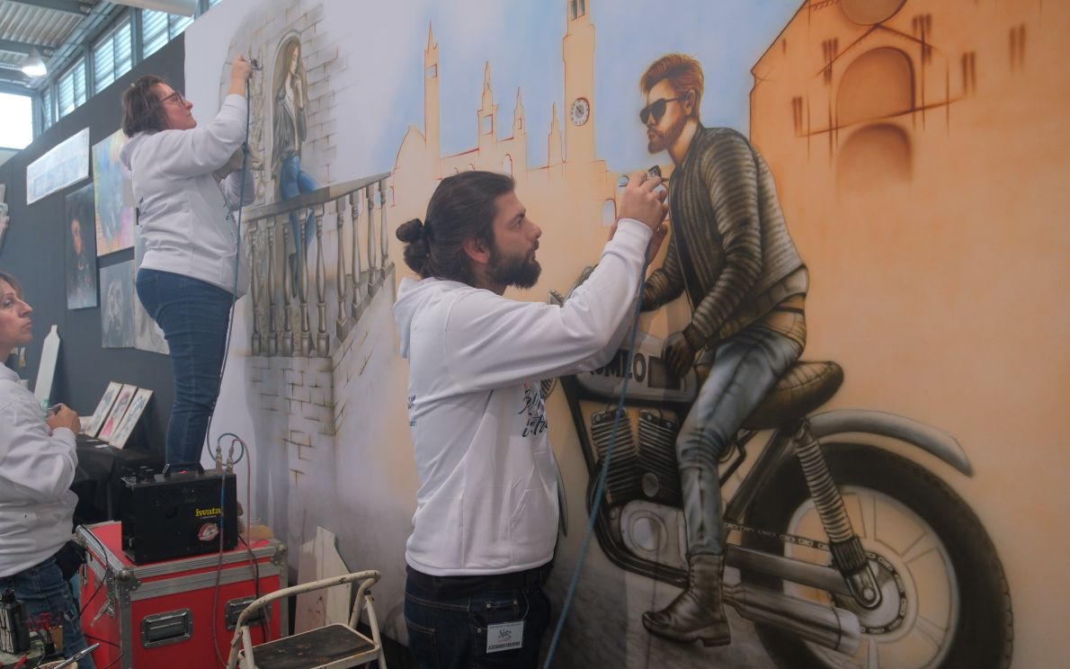 Il murales a Motor Bike Expo