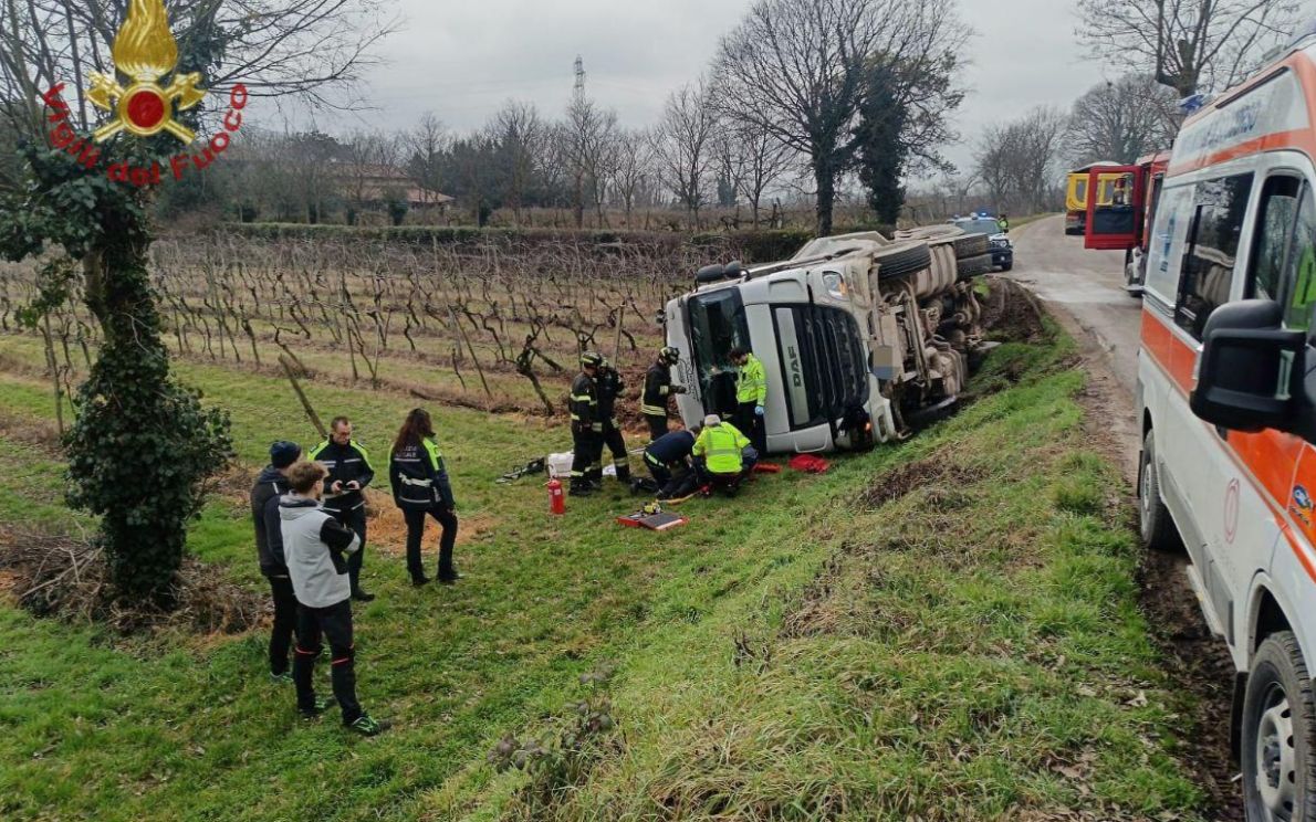 Il camion rovesciato