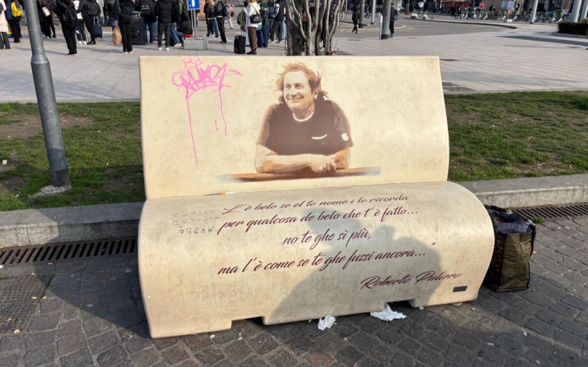 Panchina vandalizzata