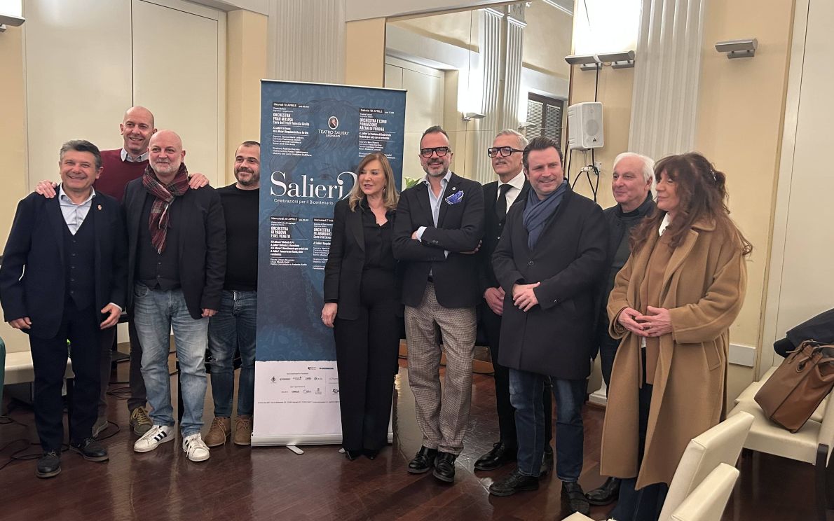 La presentazione al Salieri