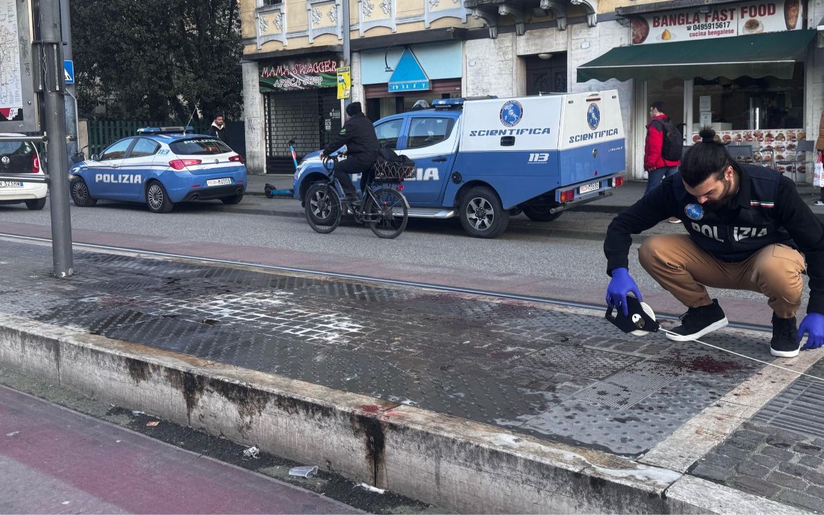 Accoltellamento alla fermata del tram del Borgomagno