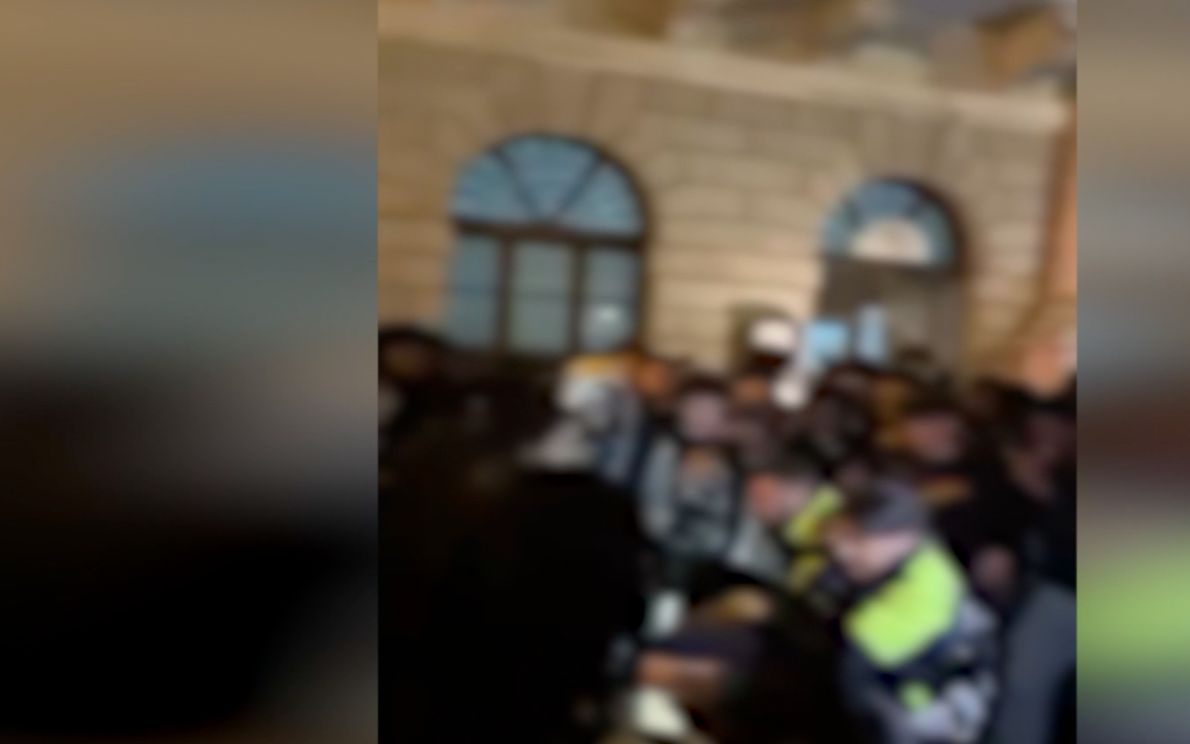 Violenza in piazza
