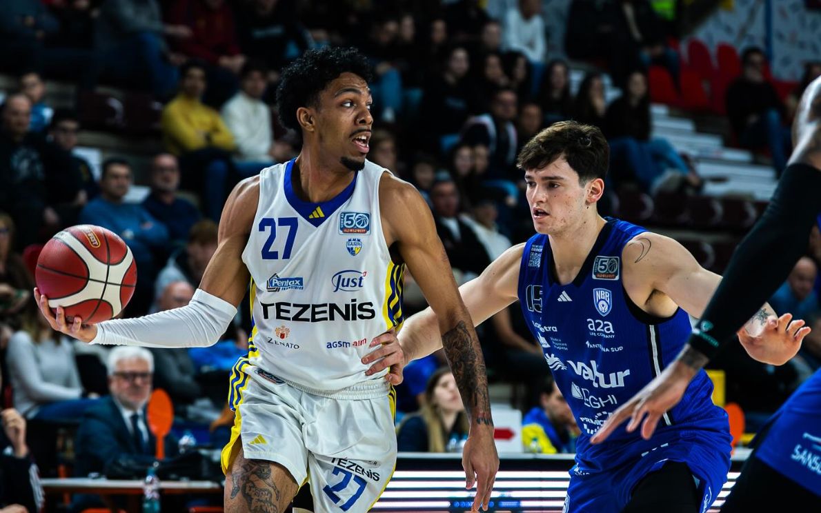 Tezenis contro Brindisi