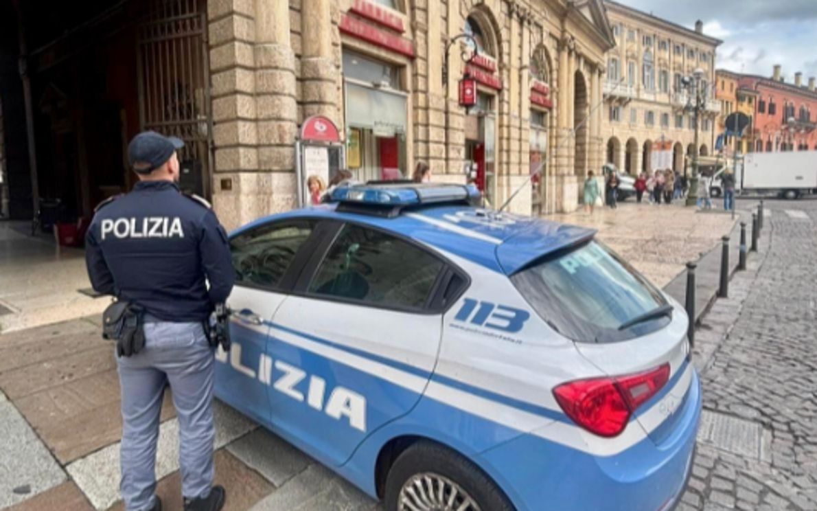 Polizia in piazza Bra