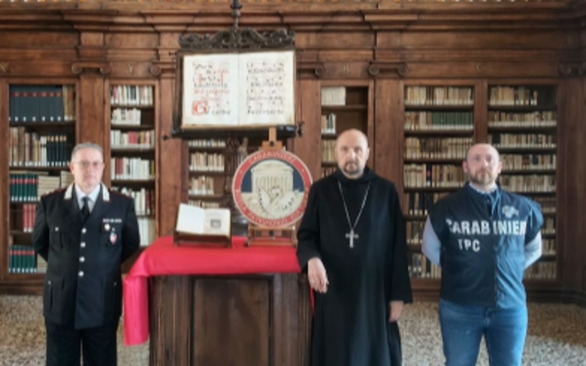 Restituzione libro antico alla biblioteca di Teolo