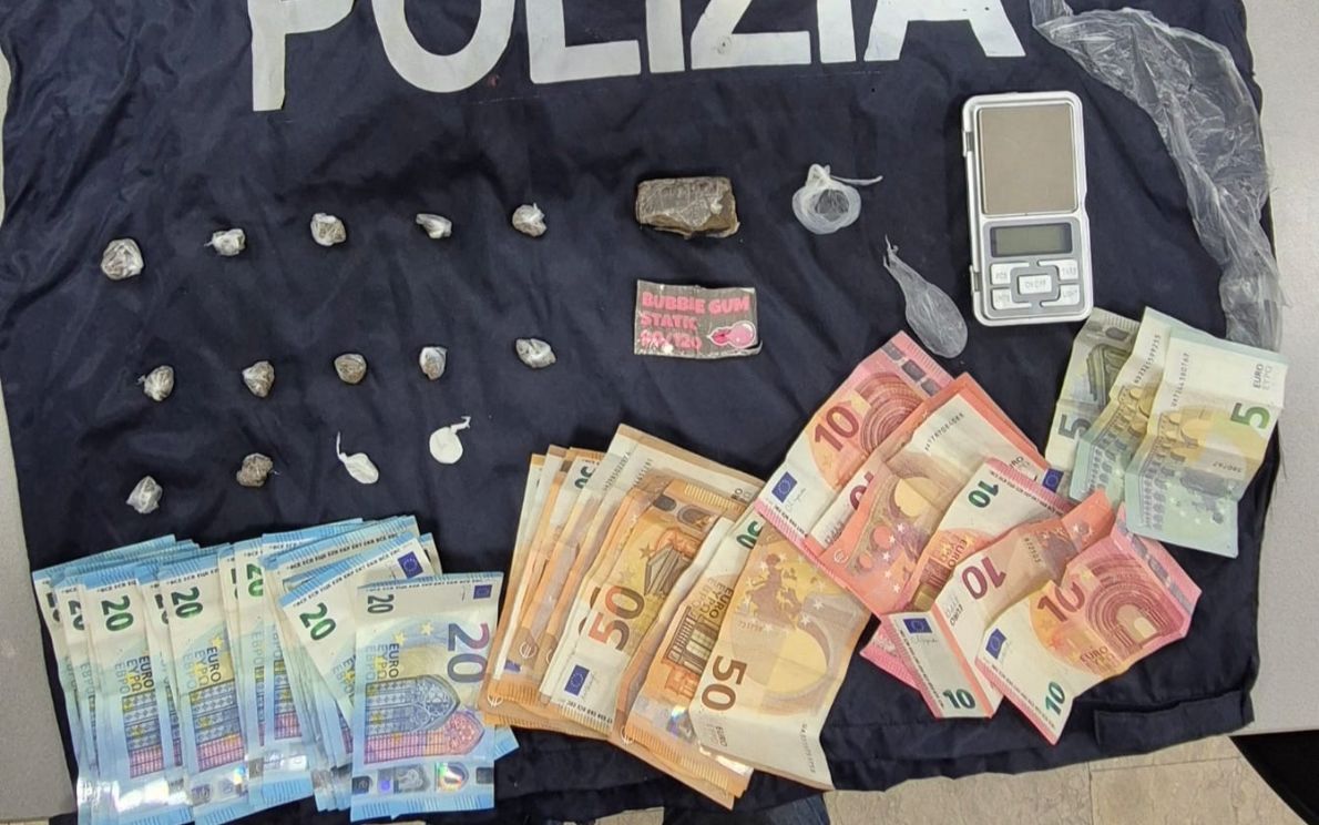 Polizia, sequestro droga e soldi